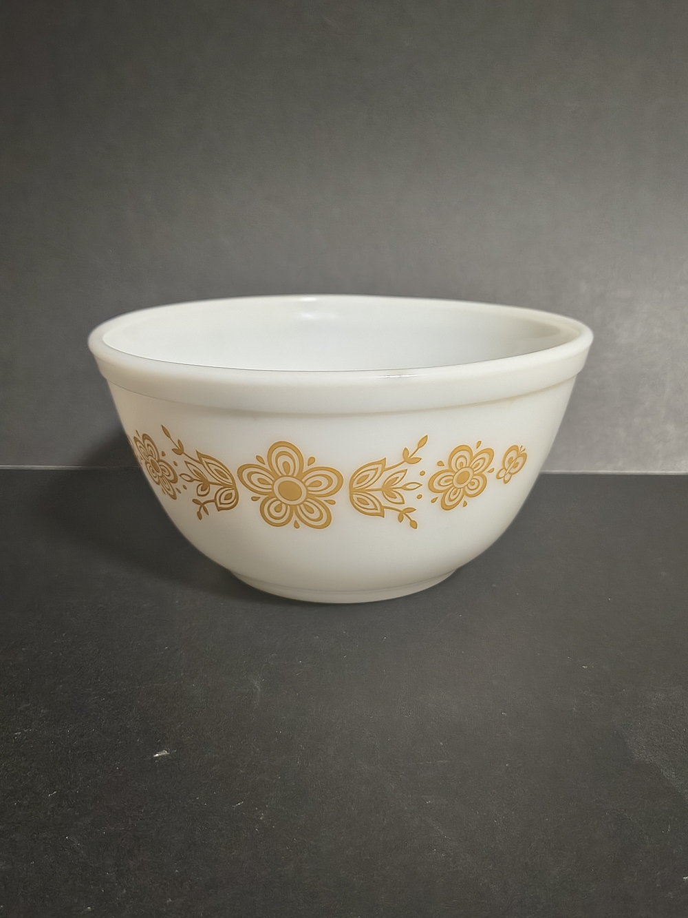 Vintage Pyrex 402 Butterfly Gold 1 1/2 Qt Mixing Bowl Milk Glass Nesting